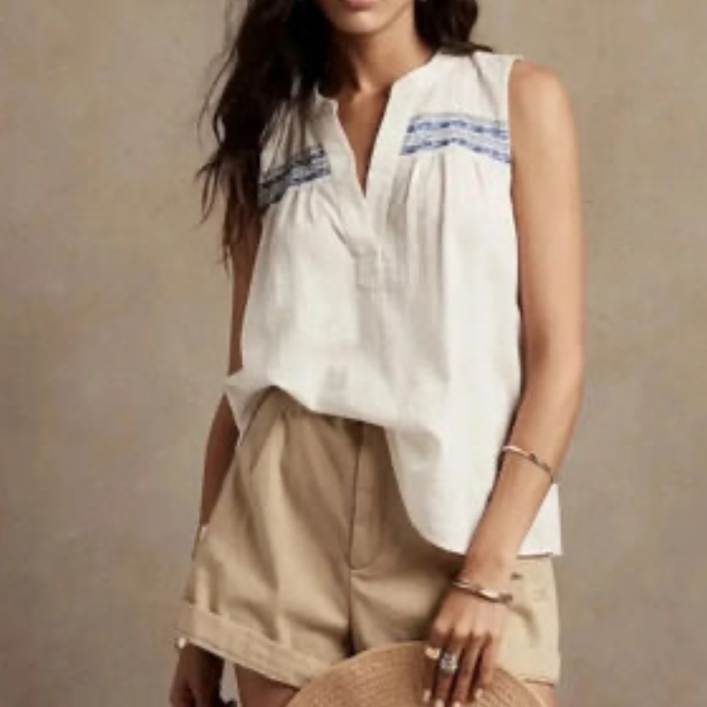 Banana Republic Sleeveless Embroidered Top in Gauzy White